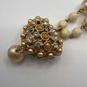Elegant Gold and Cream Pearl Necklace